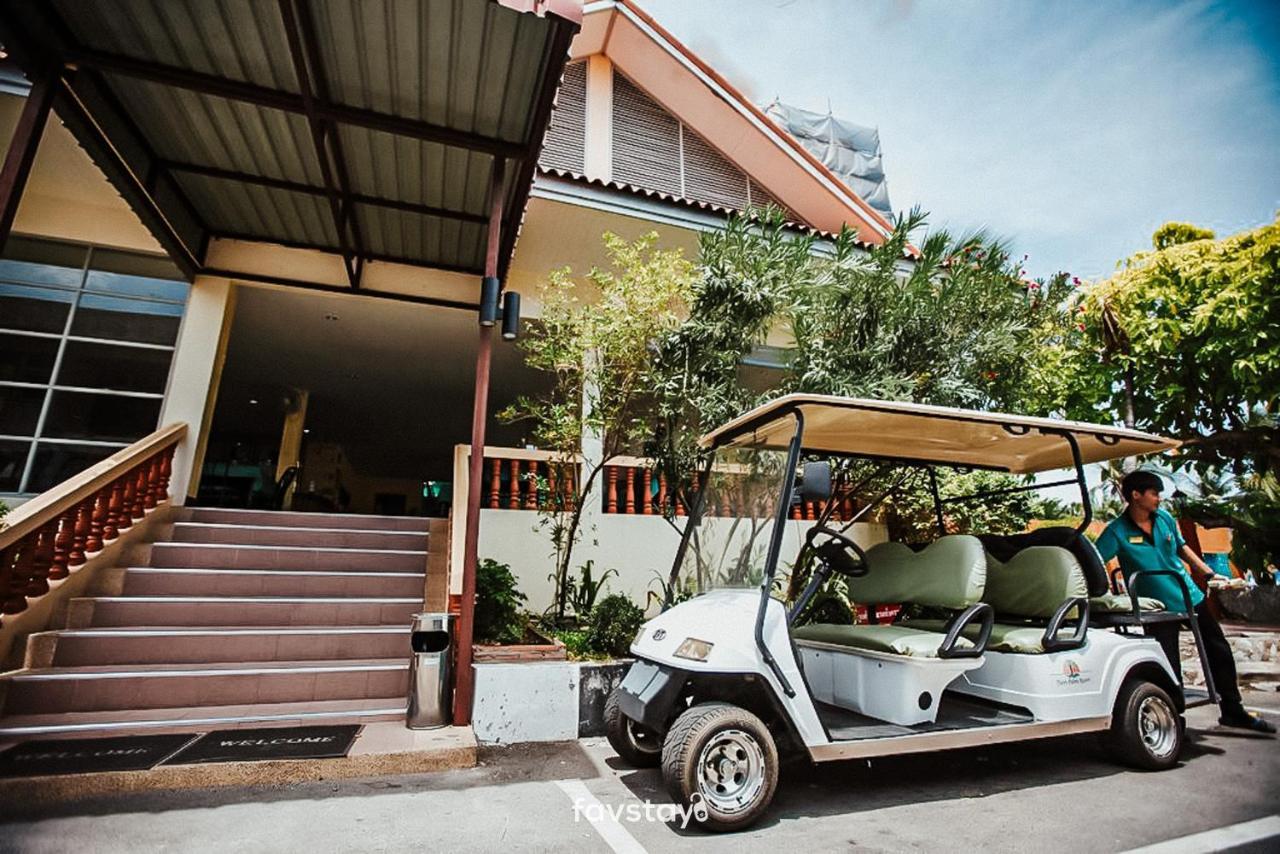 Twin Palms Suites And Residence Pattaya Exterior foto
