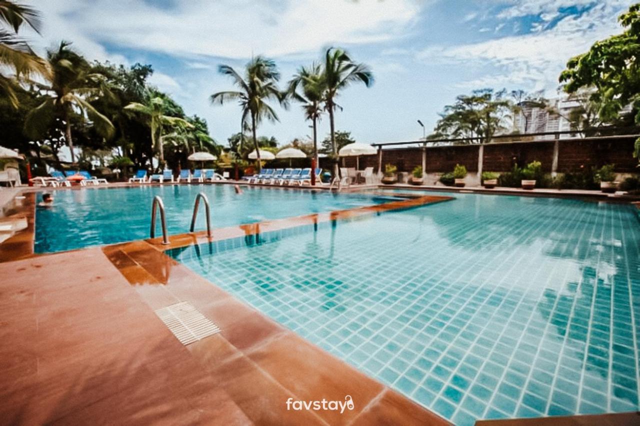 Twin Palms Suites And Residence Pattaya Exterior foto